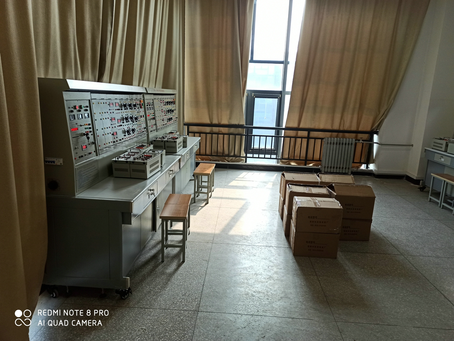 電機(jī)及電氣技術(shù)實驗裝置