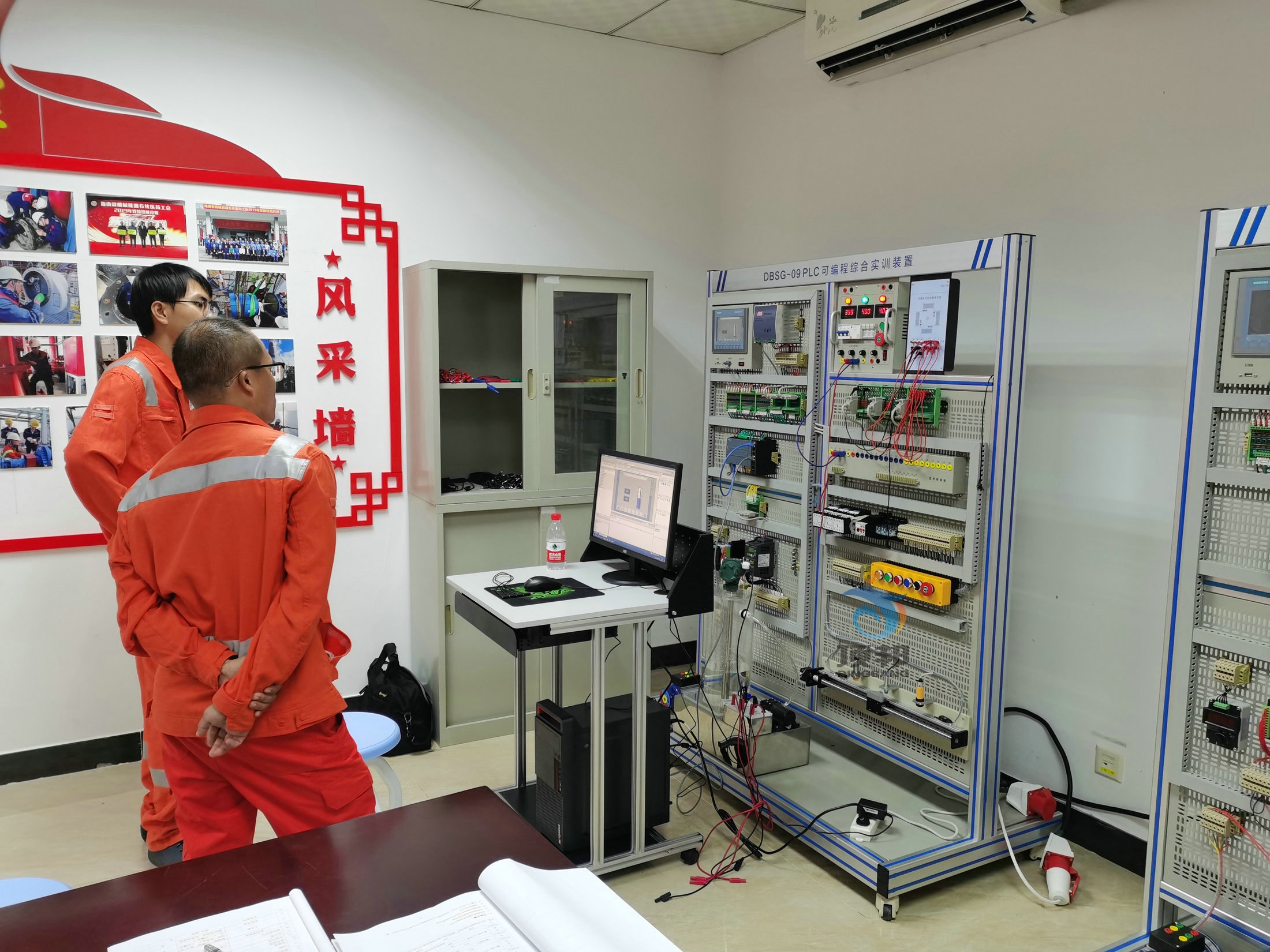 創(chuàng)新工作室PLC綜合實訓裝置
